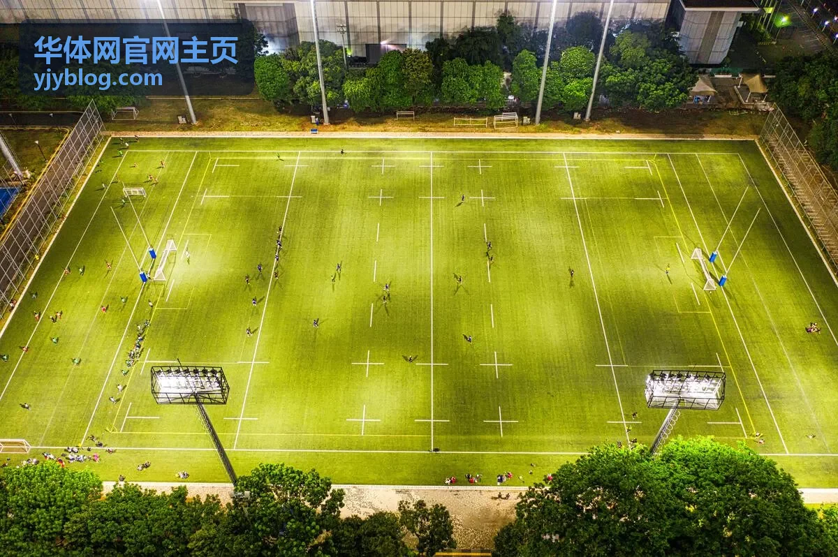 华体网官网主页运动社区互动中的羽毛球双打寻找搭档话题封面